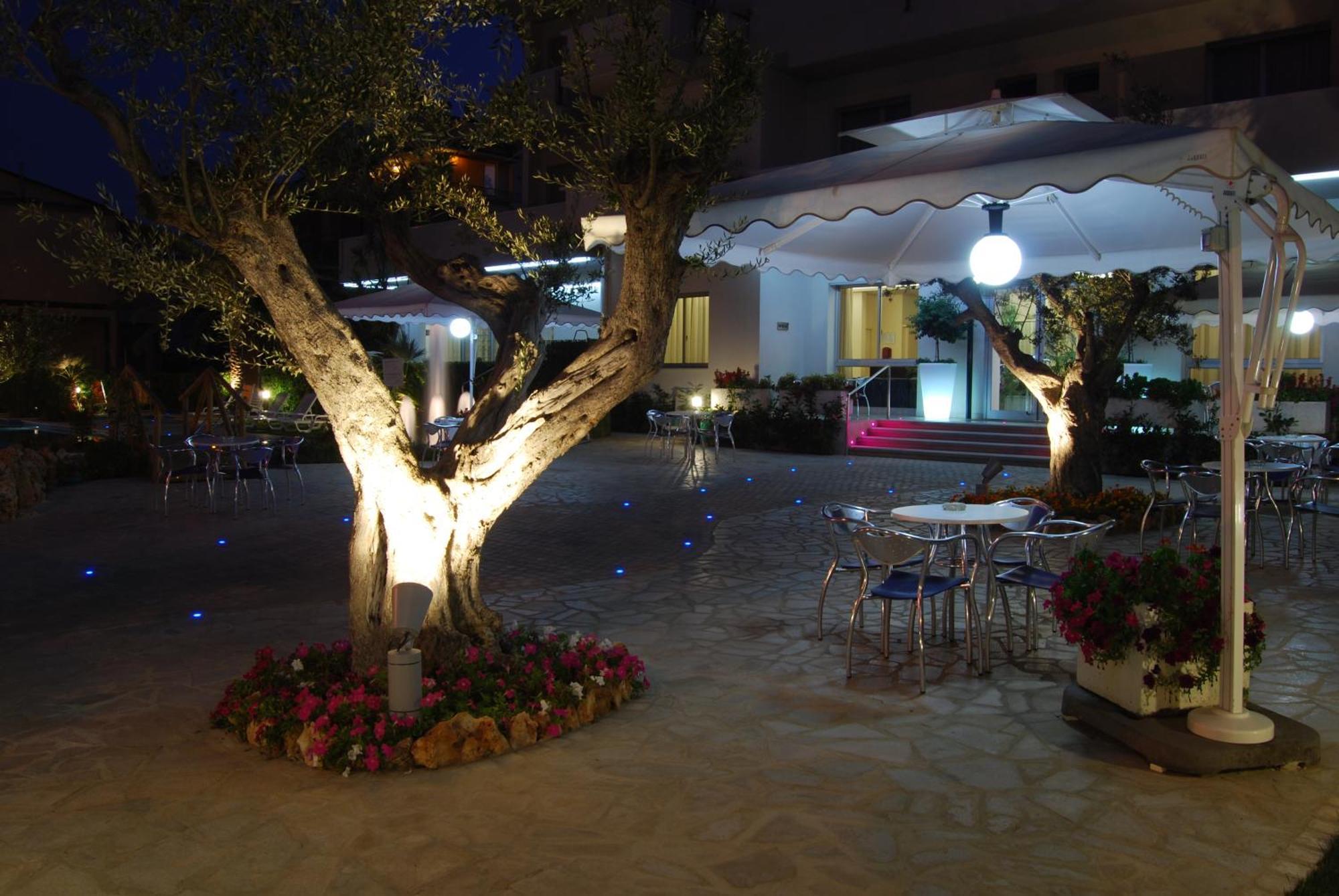 Hotel Costa Verde Tortoreto Eksteriør bilde