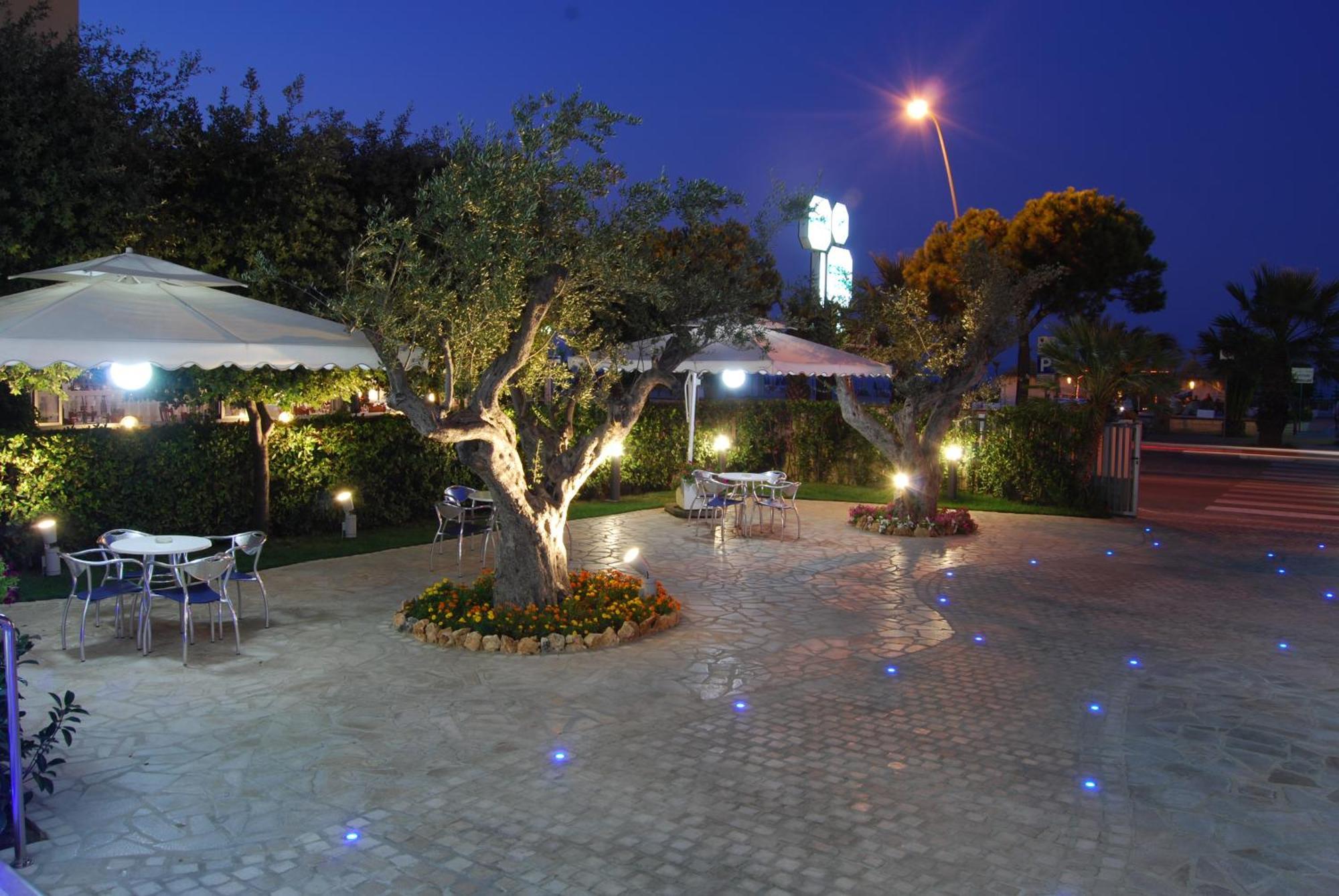 Hotel Costa Verde Tortoreto Eksteriør bilde